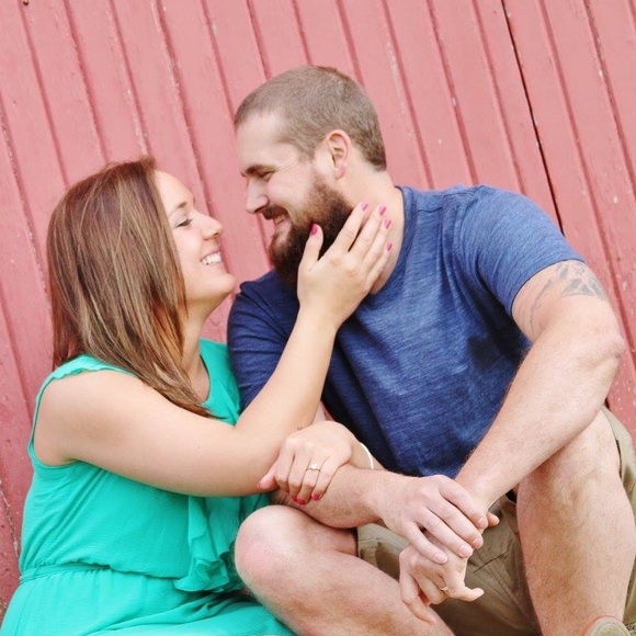 Meet your Posher, Lauren - Picture 2 of 3