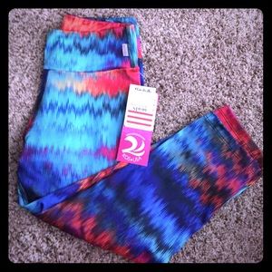 Abstract colorful yoga capris!🌈