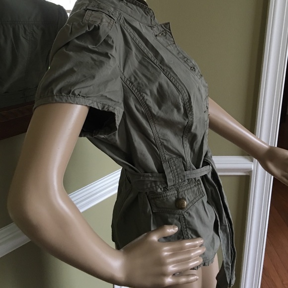 Super cute military style top - Picture 2 of 4