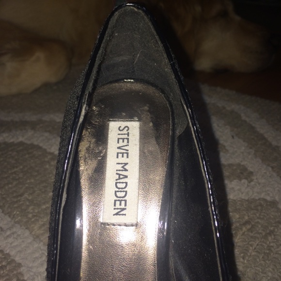 Black sequin Steve Madden heels. - Picture 4 of 4