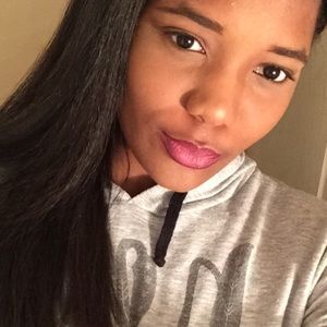 Meet your Posher, Janisha