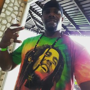 Meet your Posher, Dee