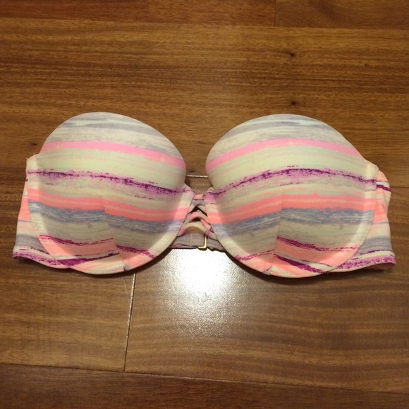 Strapless VS bathingsuit