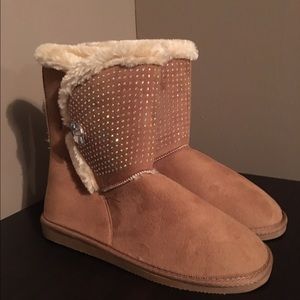 Brand new Fur lined boots with sequins.