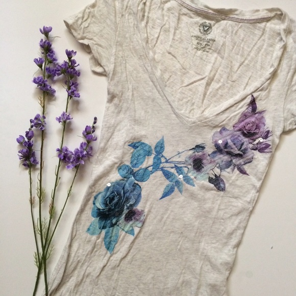 American Eagle Floral Graphic Tee