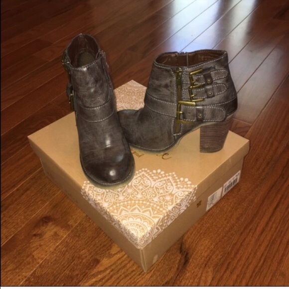 Buckle booties!