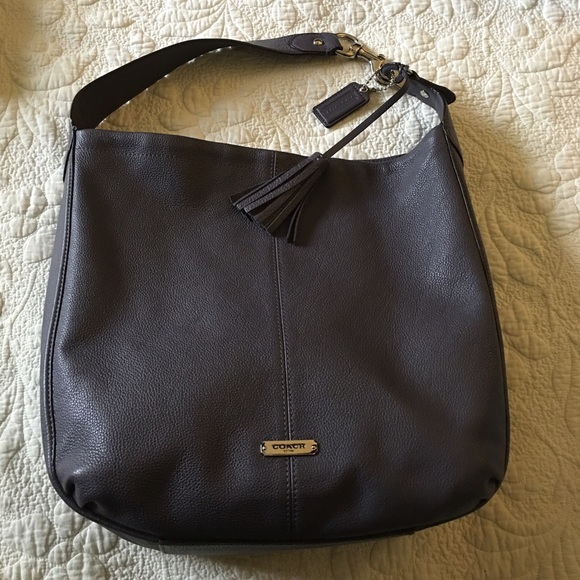 Coach Avery Leather Hobo - slate