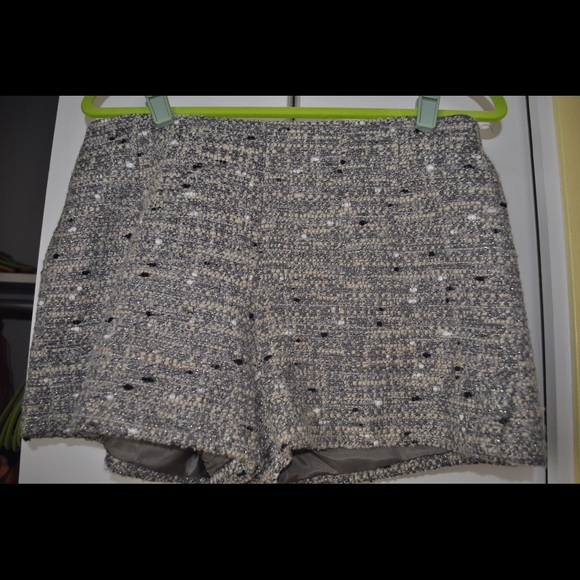 Chic tweed shorts