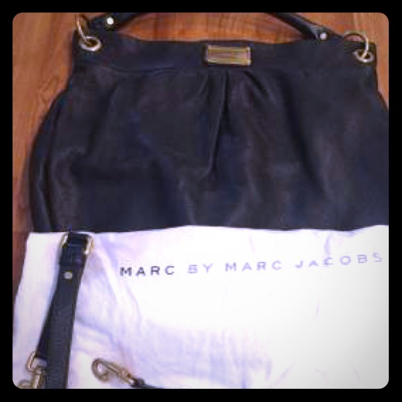 Marc by Marc Jacobs Classic Q "Huge" Hillier.