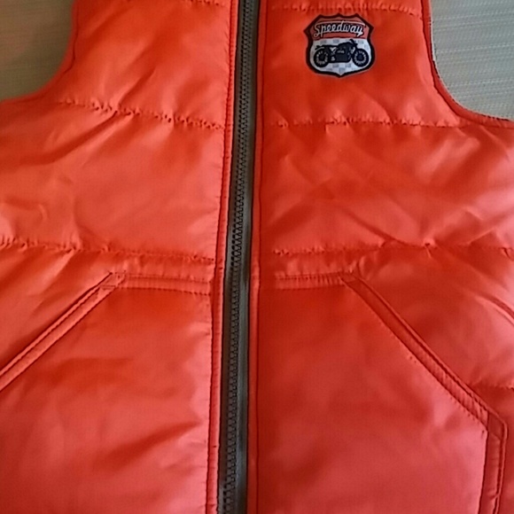4t vest - Picture 2 of 4