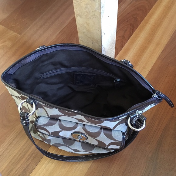 Coach Zipper Signature Tote Bag - Picture 4 of 4