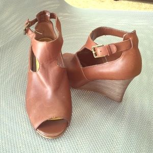Cutout Open Toe --Tan