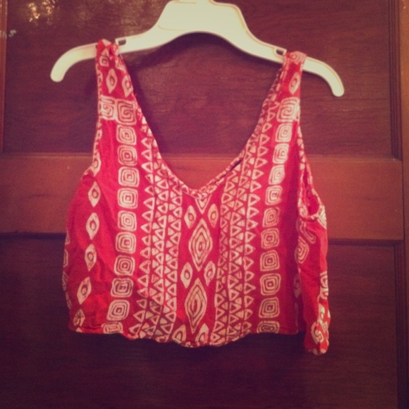 Red tribal pattern crop top, loose fitting