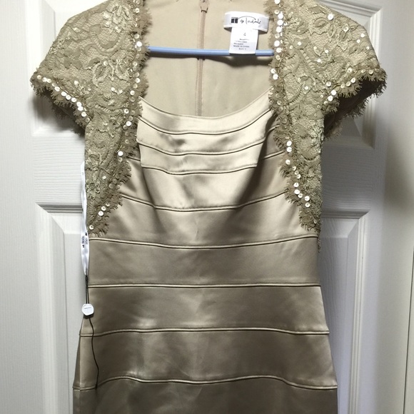 T by Tadashi - Champagne colored evening dress 😍