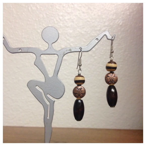 🌺✅Butterfly copper and wooded dangle earrings - Picture 2 of 3