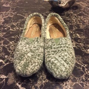 TOMS shoes size 6