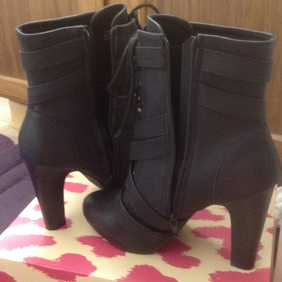 💥💥DOLCE SASSY SEXY BOOTS💞💋❤️ - Picture 2 of 4