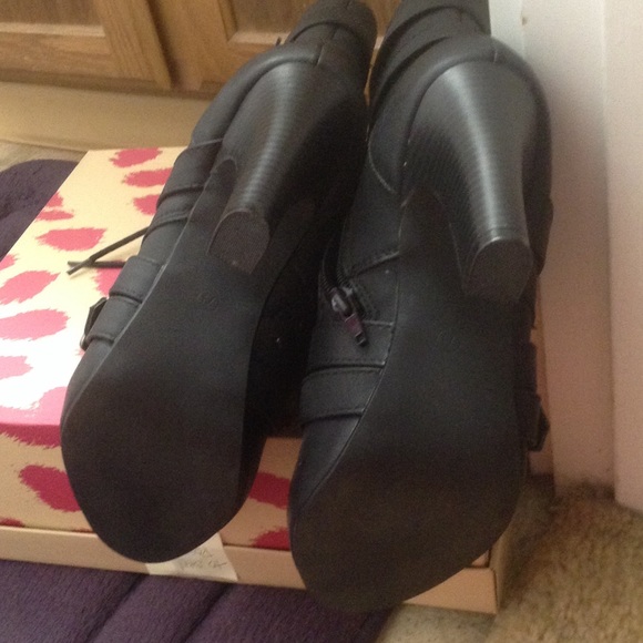 💥💥DOLCE SASSY SEXY BOOTS💞💋❤️ - Picture 3 of 4