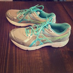 Asics Women Running Shoe - size 8
