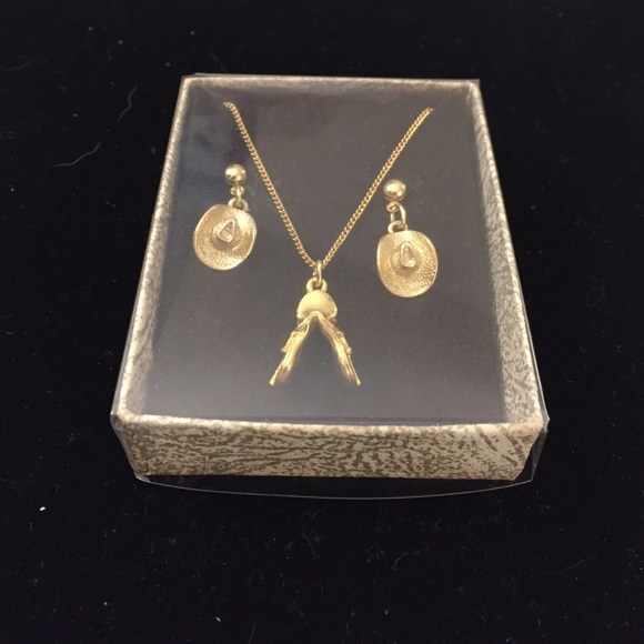 horse Western 16" silver hats & saddles set. - Picture 3 of 3