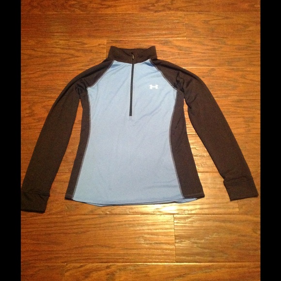 Under Armour Tops - Under Armour pullover. Size M.