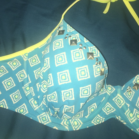 Hollister Bikini - Picture 2 of 2