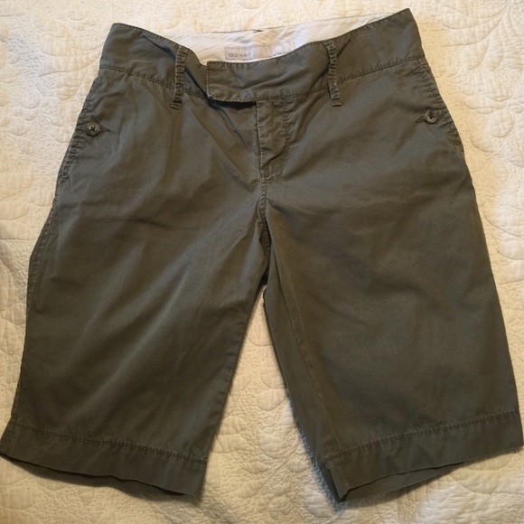 ❌🚫bundled❌🚫Old Navy Olive Bermuda Shorts