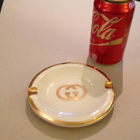Gucci authentic vintage gold trimmed ash tray. - Picture 2 of 4