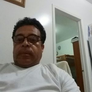 Meet your Posher, Carlos