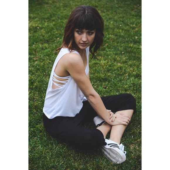 🔹LAST ONE🔹Makes Sense Side Strappy Bralette - Picture 3 of 3