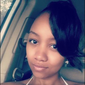 Meet your Posher, Celeste