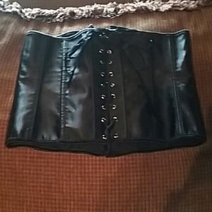 BLACK LEATHER CORSET BUSTIER