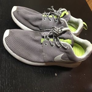 cheap nike roshe womens