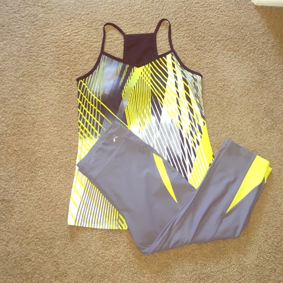 ❌SOLD❌ Black & Yellow Workout Top and Bottom