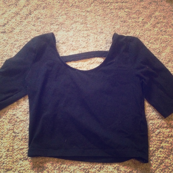 Crop top with cutout back - Picture 1 of 2