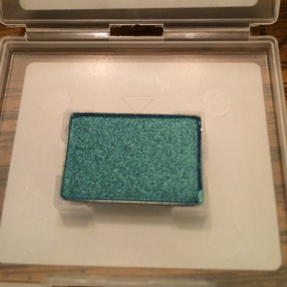 Mary Kay Mineral Eyeshadow - Picture 2 of 2