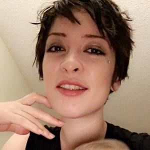 Meet your Posher, Daniella