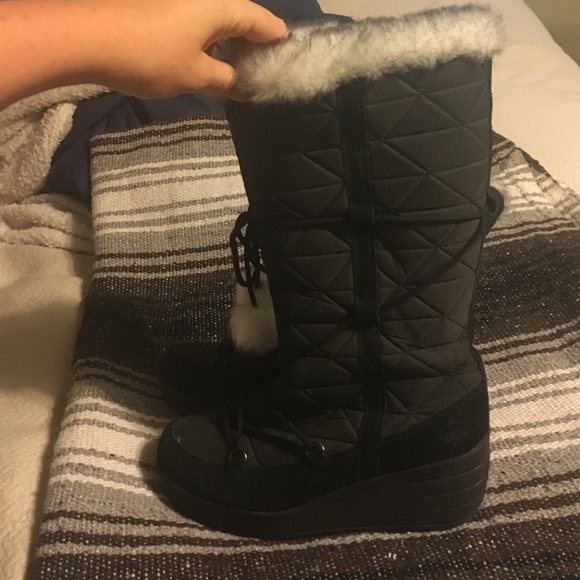 Totes black snow boots