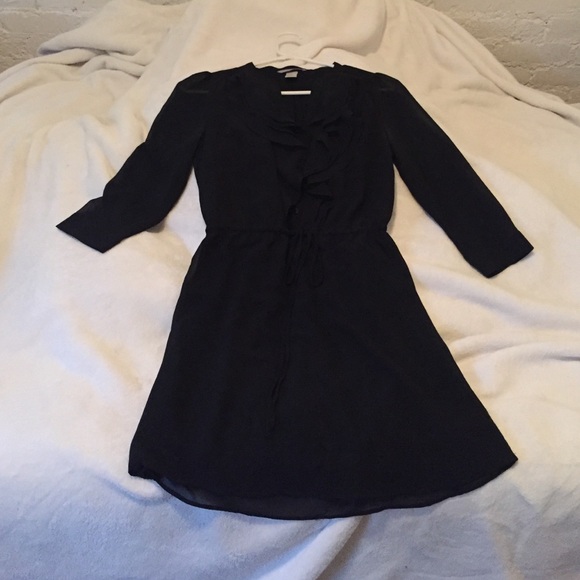 H&M light dress with ruffles