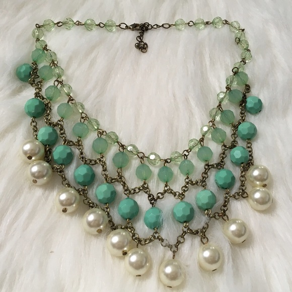 Seafoam green/gold/pearl statement necklace!