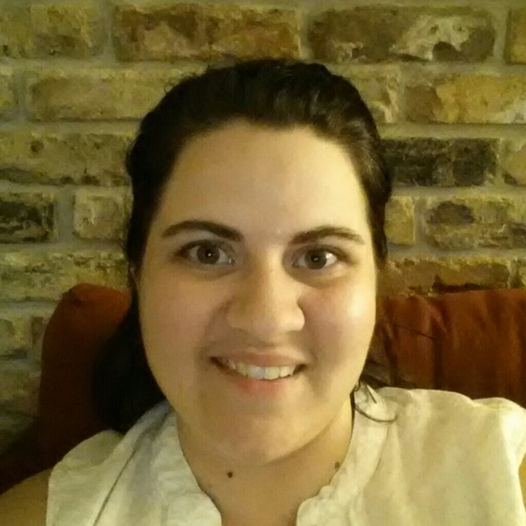 Meet your Posher, Alicia