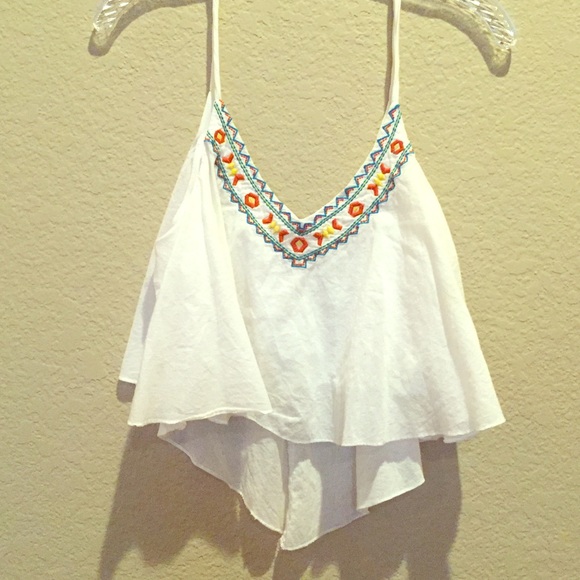 Crop top embroidered neck line tank