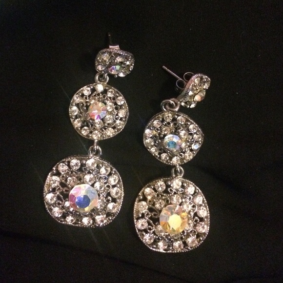 Elegant earrings