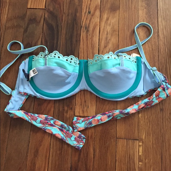 Maaji Pineapple Bikini Top 🍍 - Picture 4 of 4