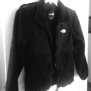 Women's medium north face knock off jacket!