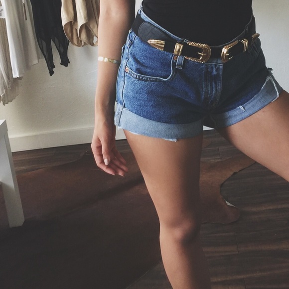 • Clasp Bangle • - Picture 4 of 4