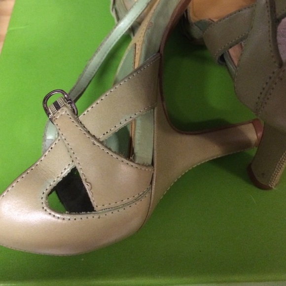 Sandals - Picture 4 of 4