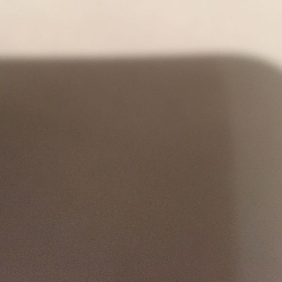 Meet your Posher, Cris - Picture 2 of 2