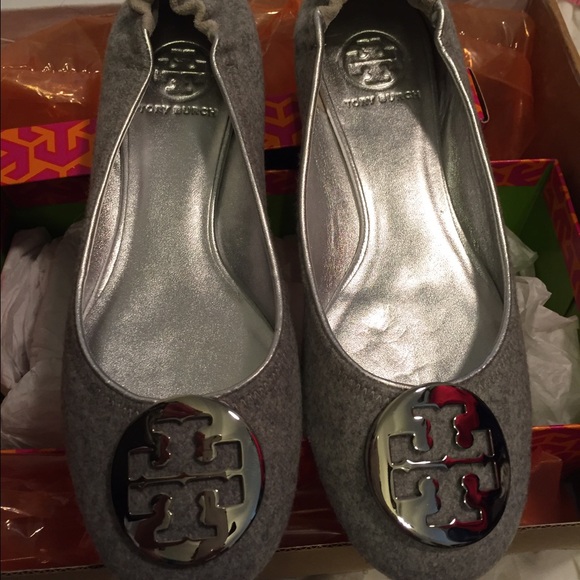 Authentic Tory Burch Revas Never Worn!! ❤️❤️ - Picture 2 of 4