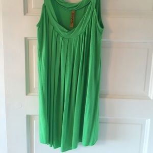 Beautiful jersey top in green!